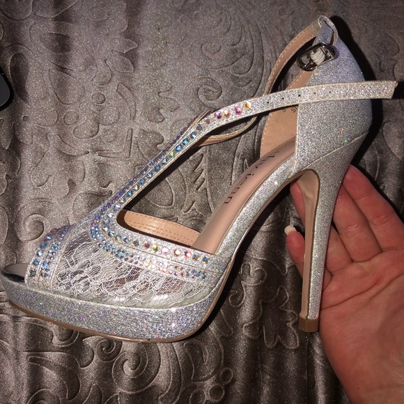 Cathy Jean Sliver heels - Picture 4 of 5